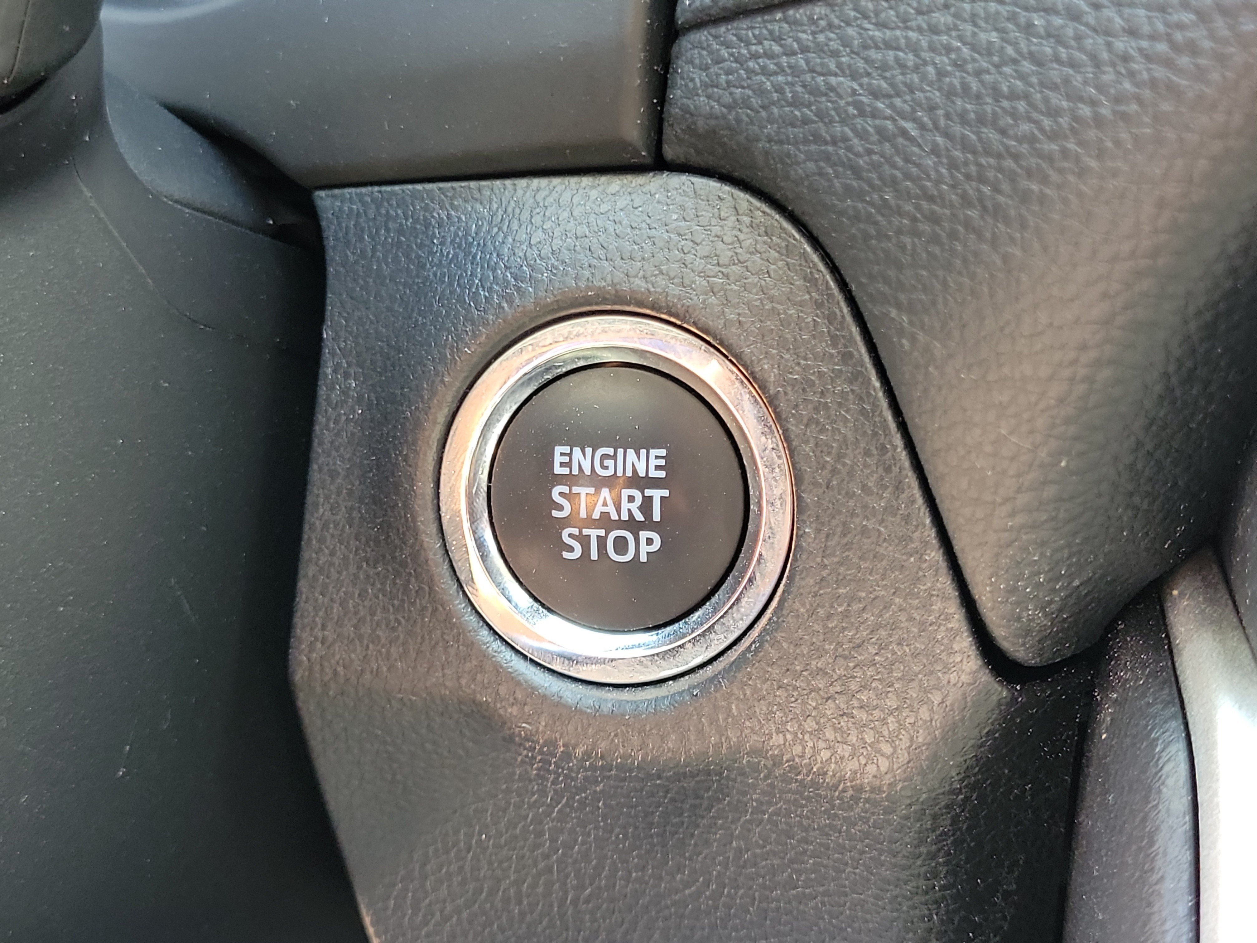 Used 2024 Toyota RAV4 XLE AWD/4WD image 28