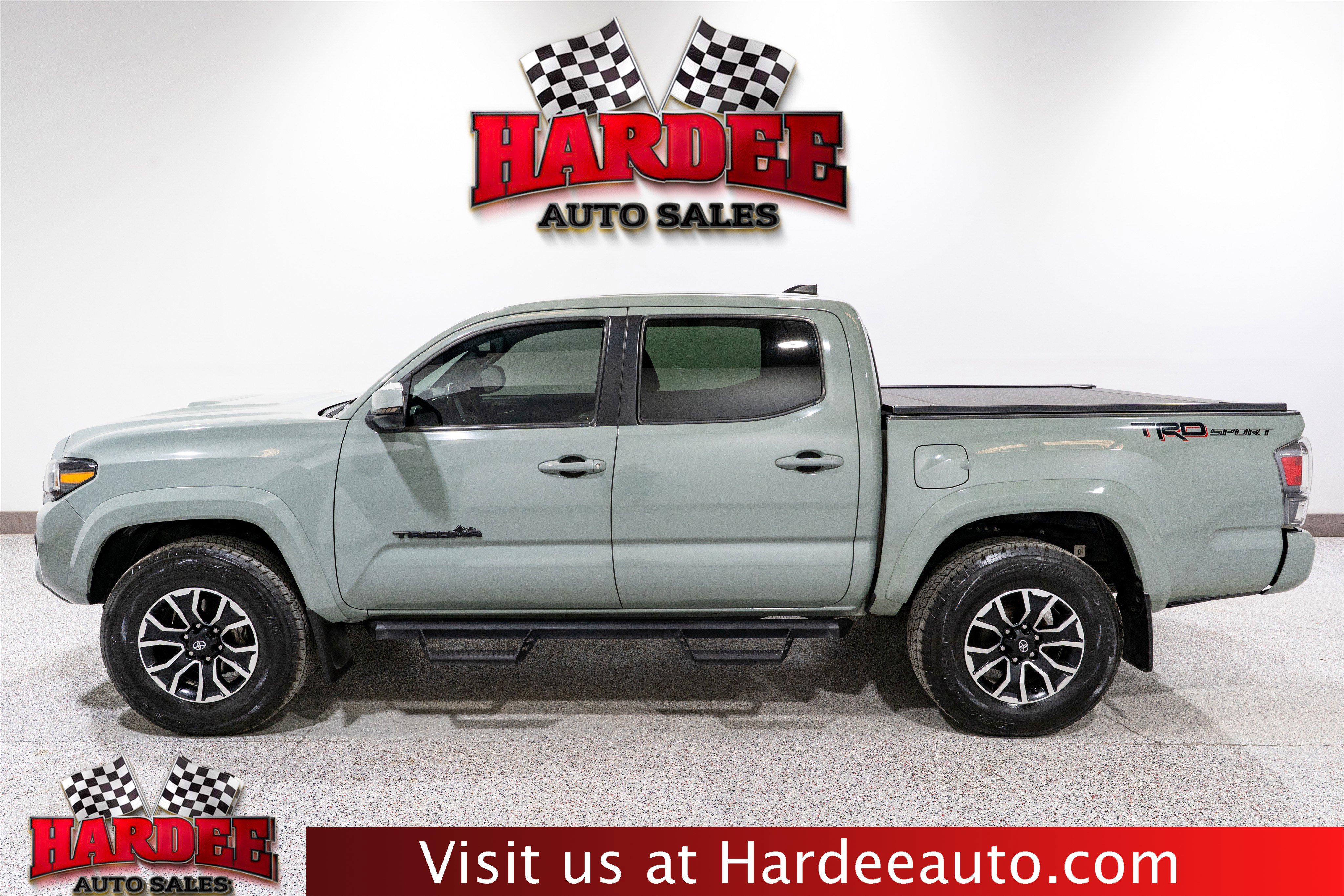 Used 2022 Toyota Tacoma TRD Sport w/ Technology Package RWD image 1