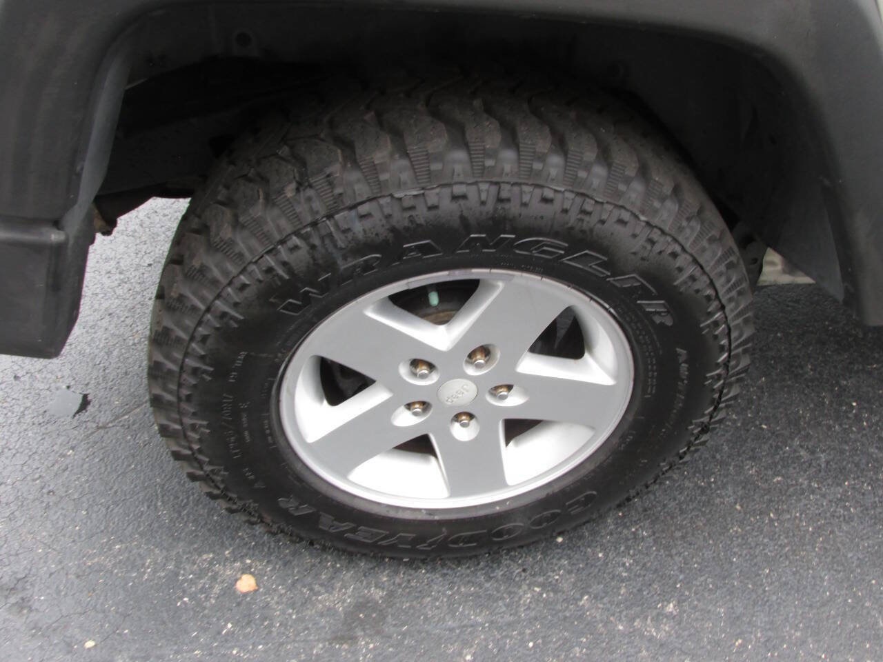 Used 2007 Jeep Wrangler X AWD/4WD image 35