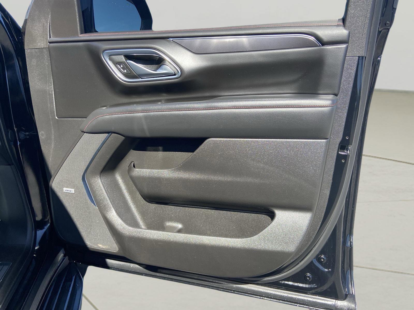 Used 2023 Chevrolet Suburban RST w/ Luxury Package AWD/4WD image 15