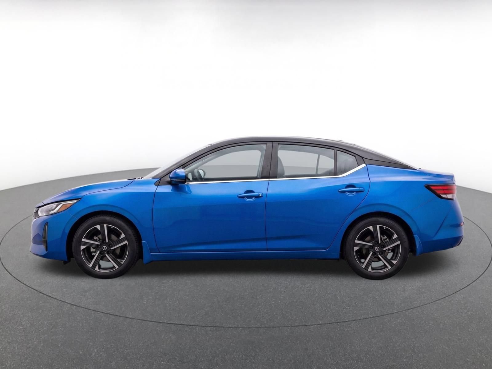 Used 2025 Nissan Sentra SV FWD image 4