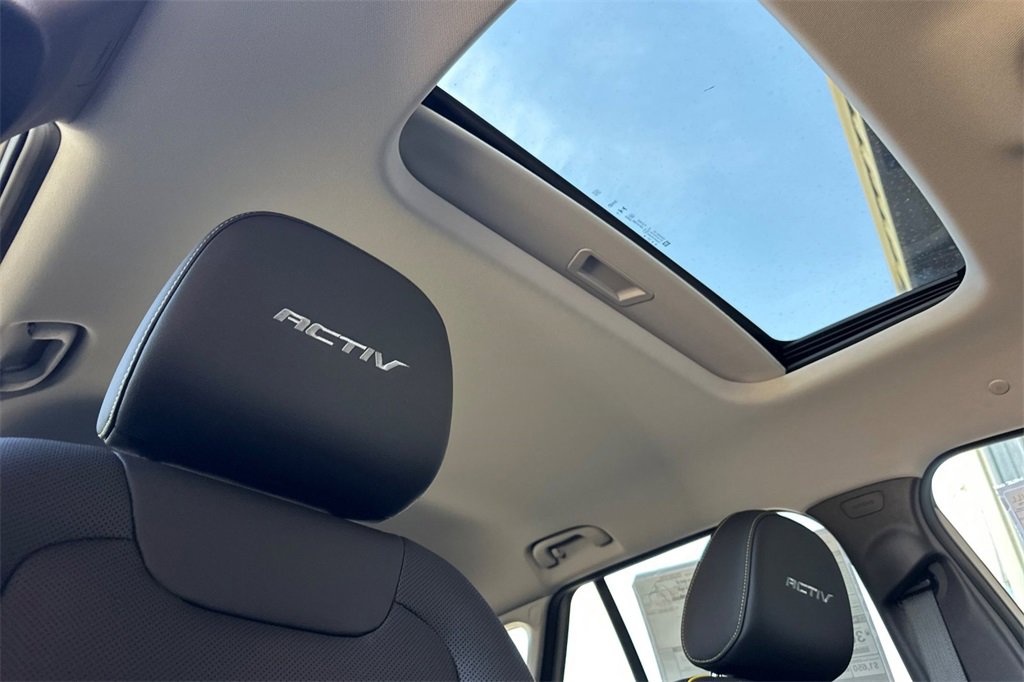 New 2026 Chevrolet Trax ACTIV w/ Sunroof Package image 18