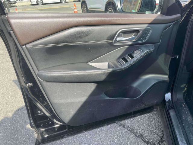 Used 2023 Nissan Rogue Platinum w/ Platinum Premium Package image 14