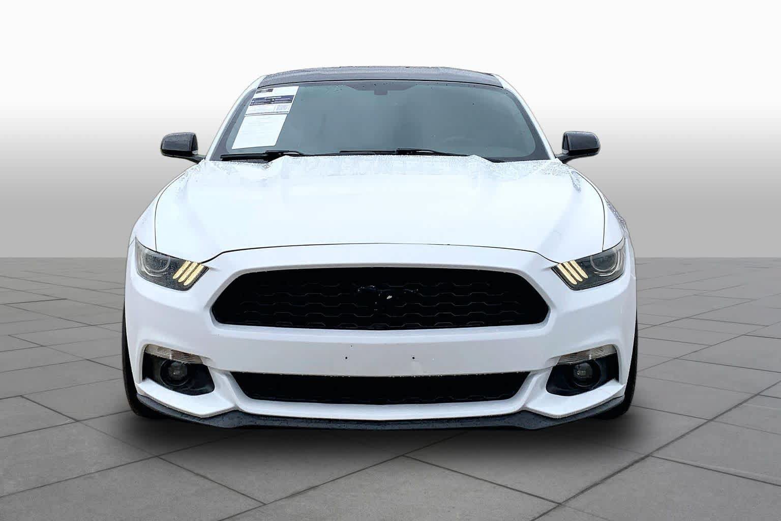Used 2015 Ford Mustang Coupe RWD image 4