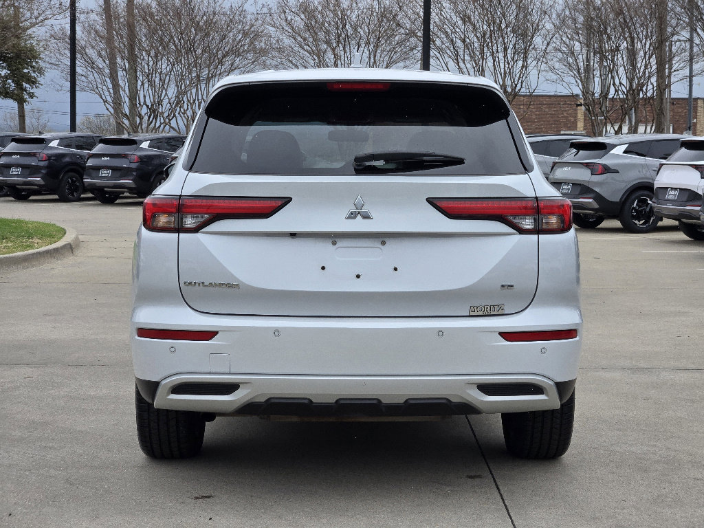 Used 2024 Mitsubishi Outlander SE image 13