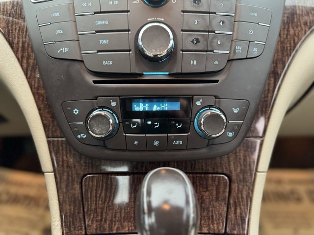 Used 2013 Buick Regal Premium image 24