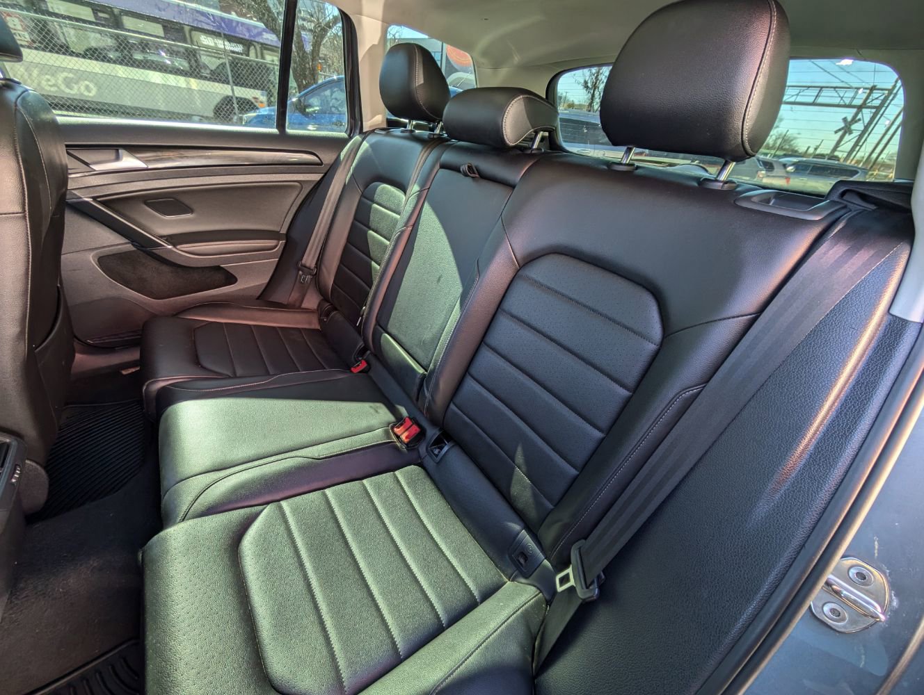 Used 2018 Volkswagen Golf SEL image 18