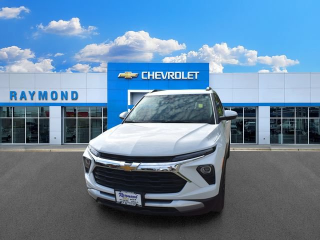 Used 2025 Chevrolet TrailBlazer LT w/ LT Cold Weather Package FWD image 7
