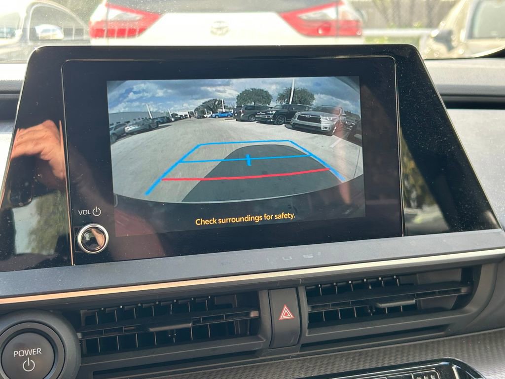 Used 2025 Toyota Prius XLE FWD image 33