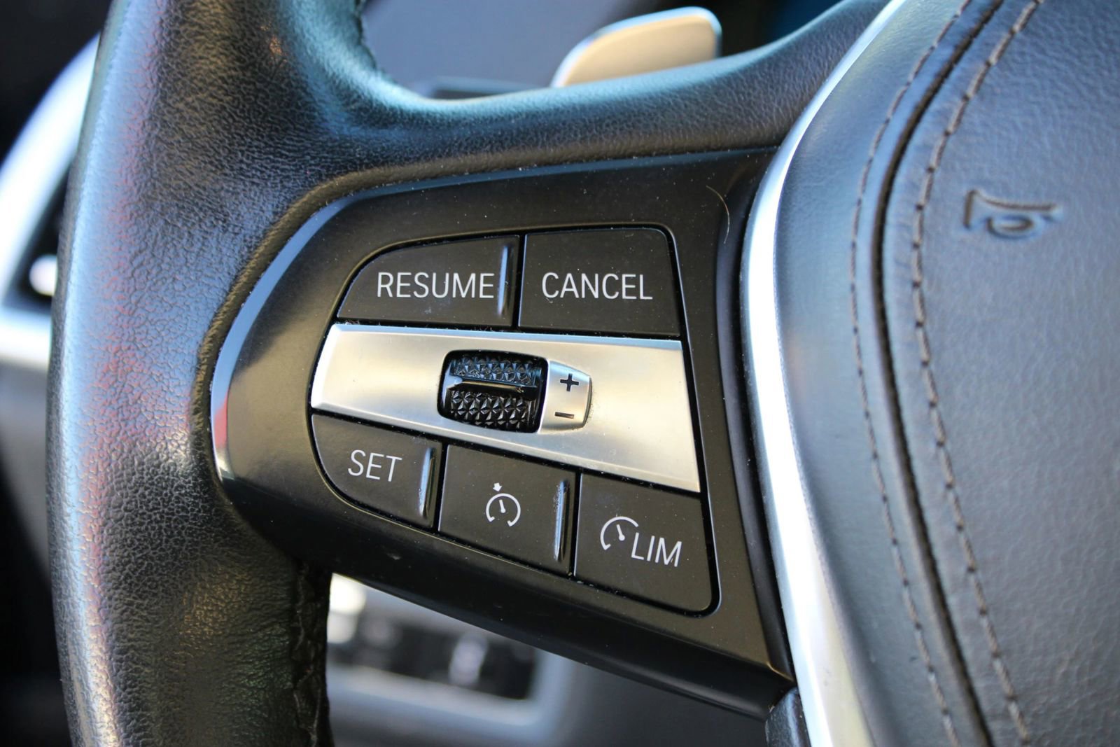 Used 2022 BMW X5 sDrive40i w/ Premium Package image 42