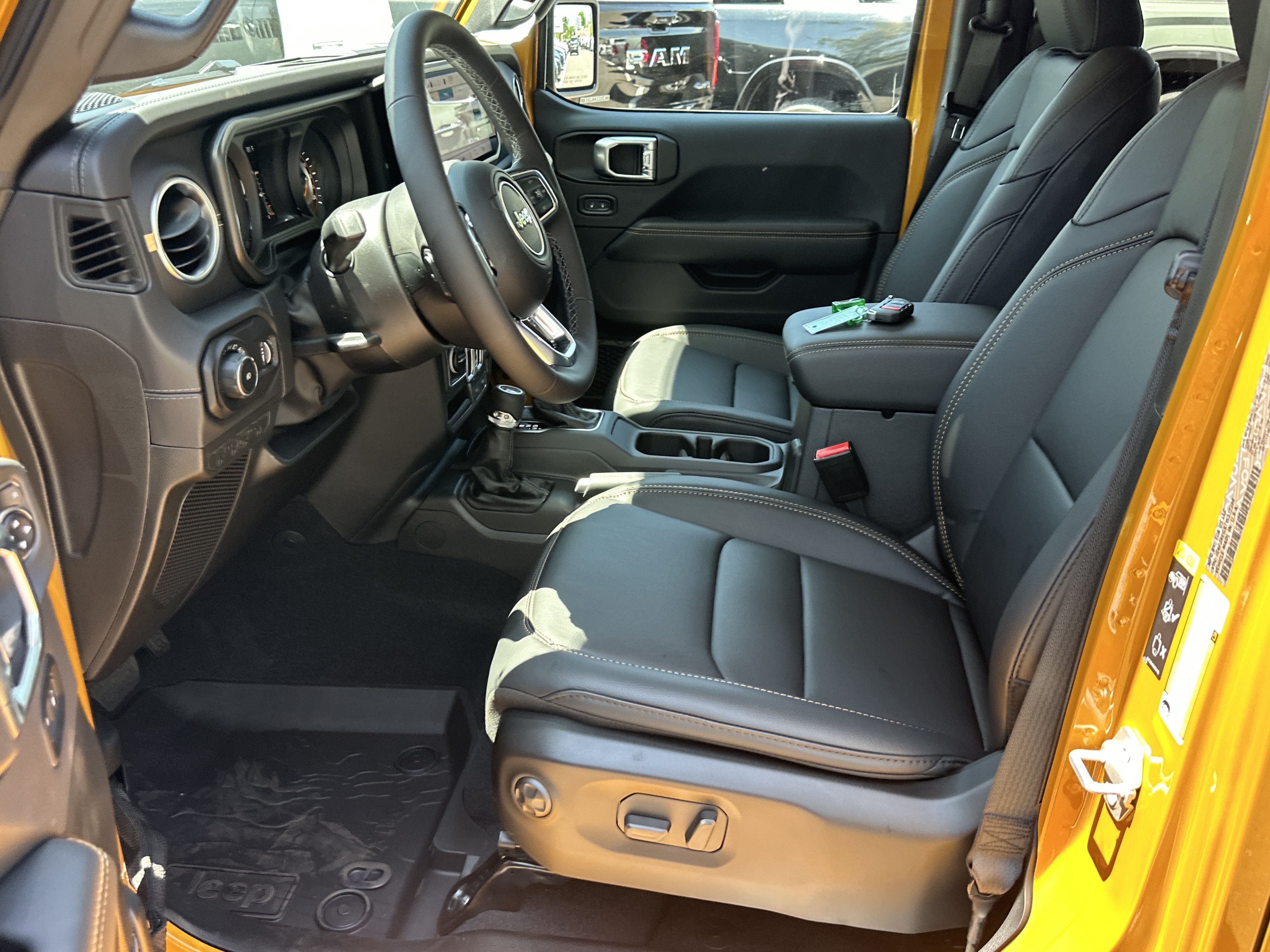 New 2026 Jeep Wrangler Unlimited Sahara w/ Safety Group AWD/4WD image 25