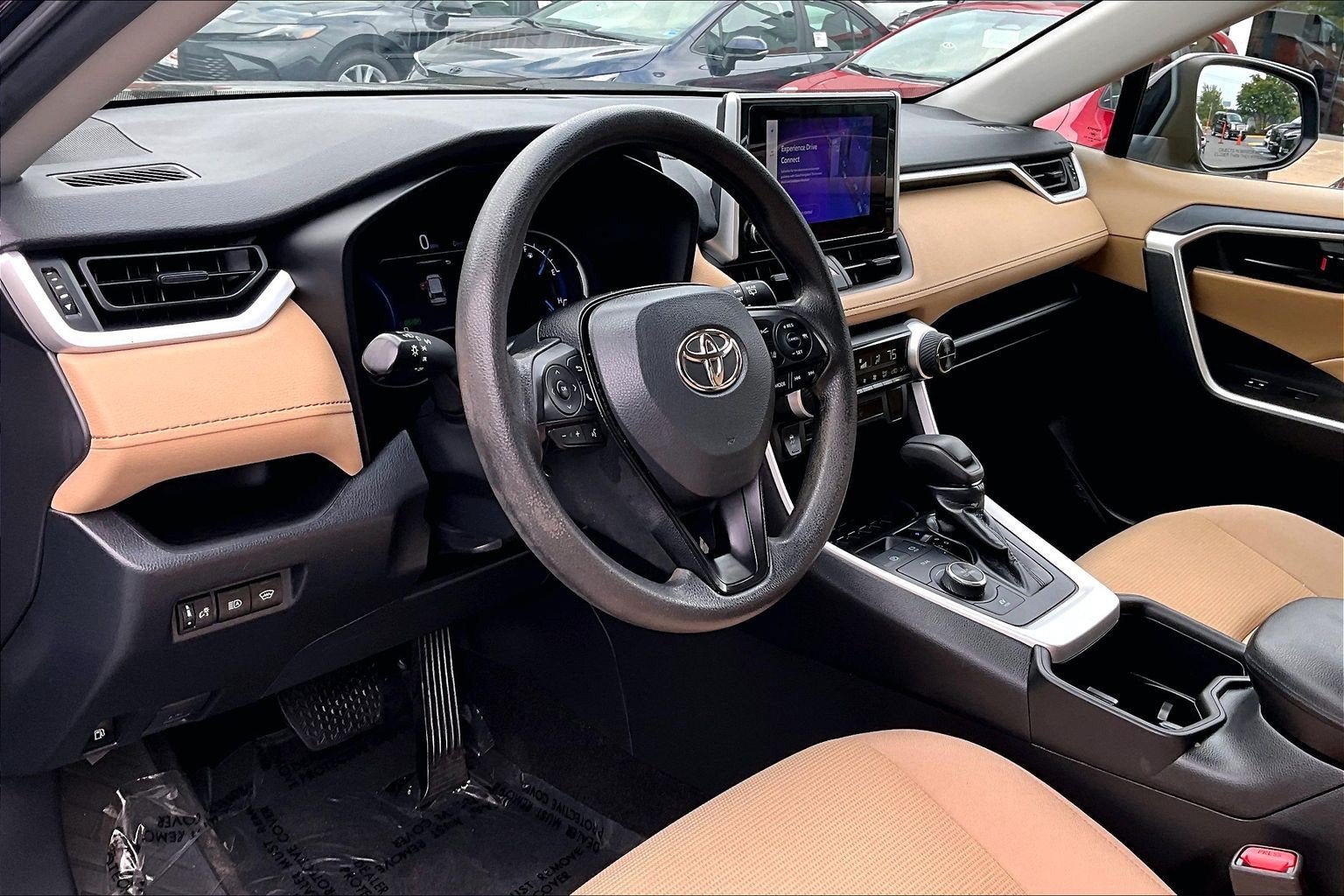 Used 2023 Toyota RAV4 LE AWD/4WD image 13