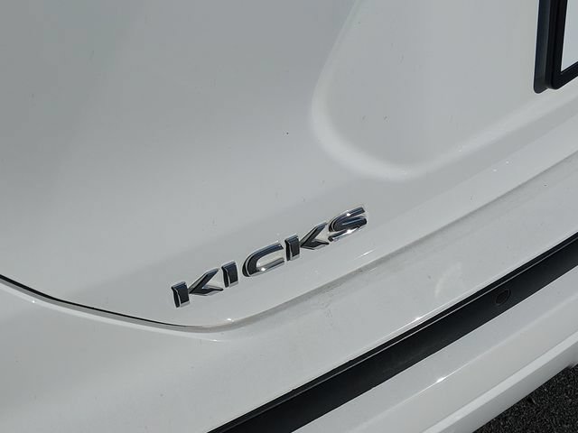 Certified 2021 Nissan Kicks S FWD image 18