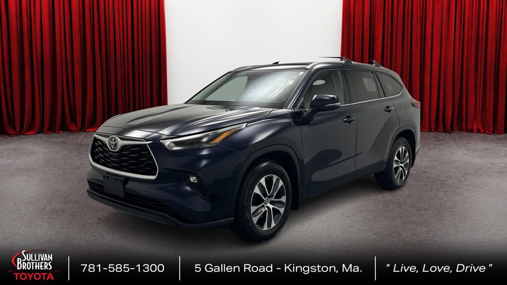 Used 2022 Toyota Highlander XLE