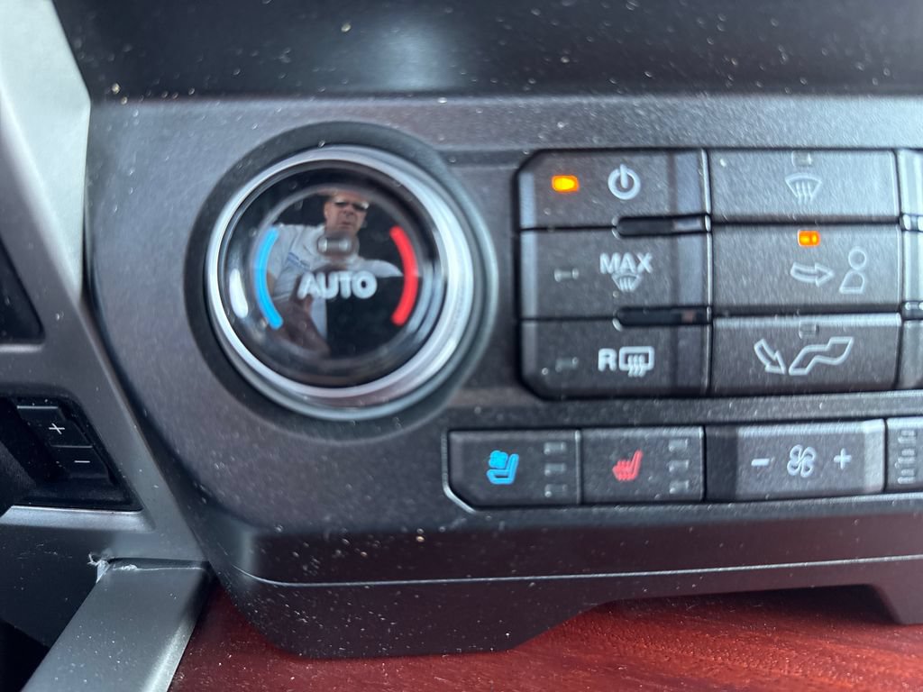 Used 2019 Ford F150 King Ranch w/ Equipment Group 601A Luxury AWD/4WD image 28