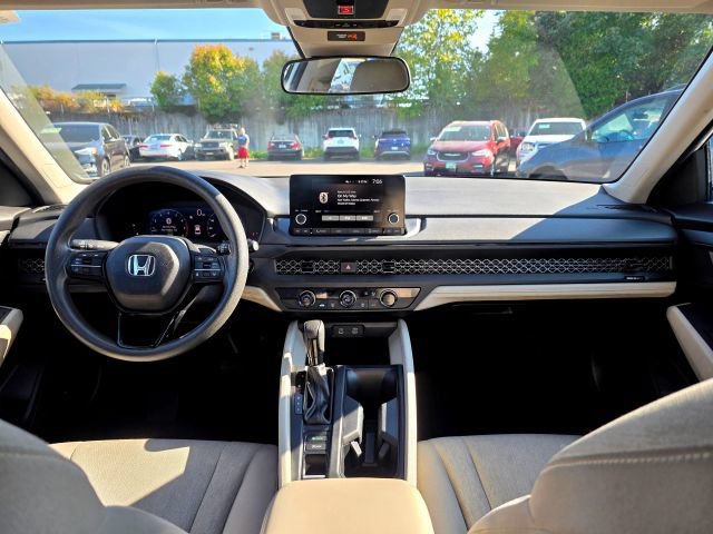 Used 2023 Honda Accord LX image 10