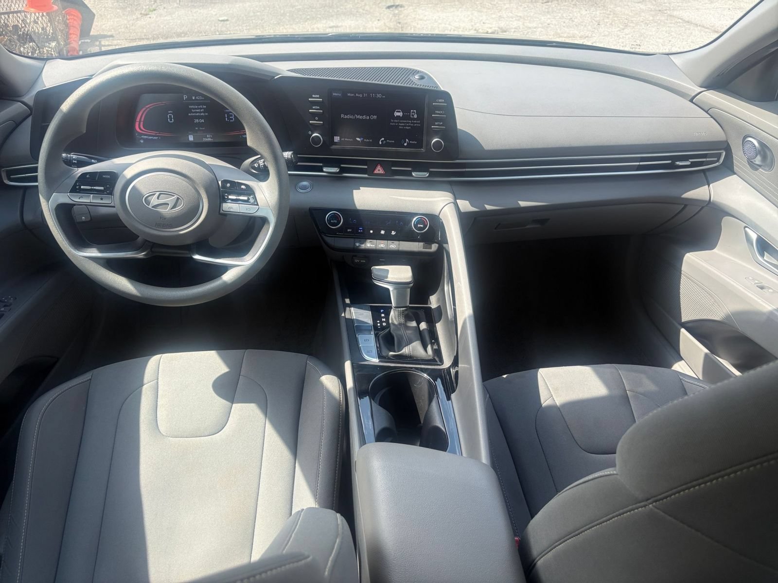 Used 2026 Hyundai Elantra Hybrid FWD image 27