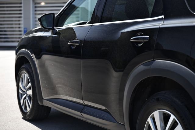 Used 2025 Nissan Pathfinder SL image 8