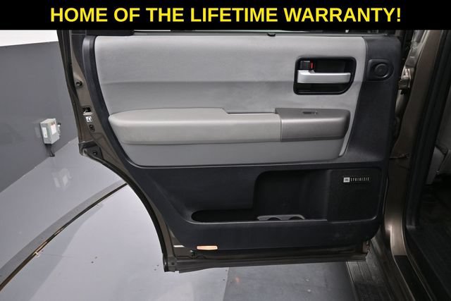Used 2015 Toyota Sequoia Limited AWD/4WD image 38