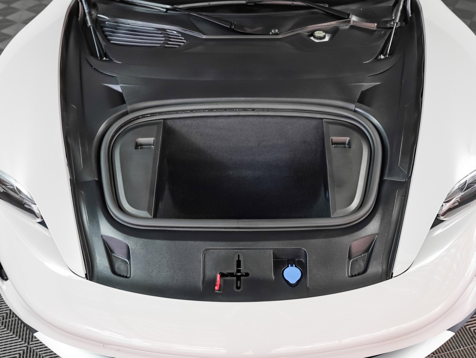 Used 2024 Porsche Taycan 4 Cross Turismo w/ Premium Package image 12