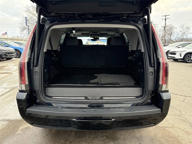 Used 2018 Cadillac Escalade Luxury image 15