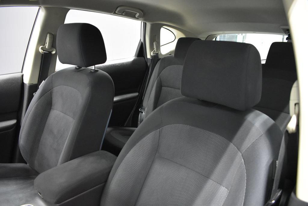 Used 2013 Nissan Rogue S FWD image 16