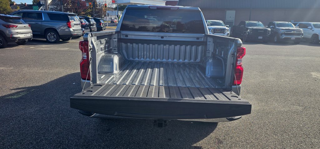 Used 2023 Chevrolet Silverado 1500 LT AWD/4WD image 12