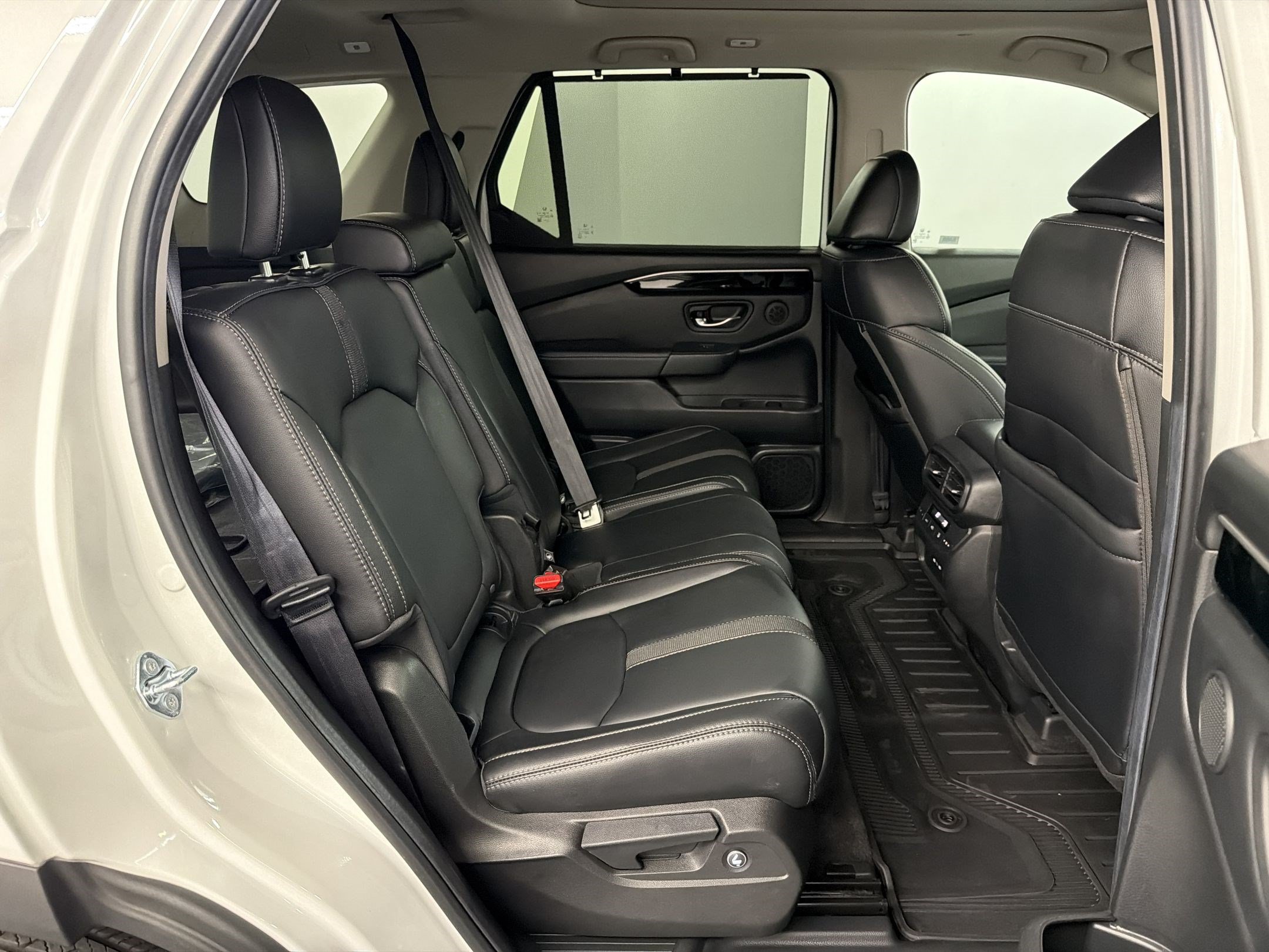 Certified 2025 Honda Pilot Touring image 30