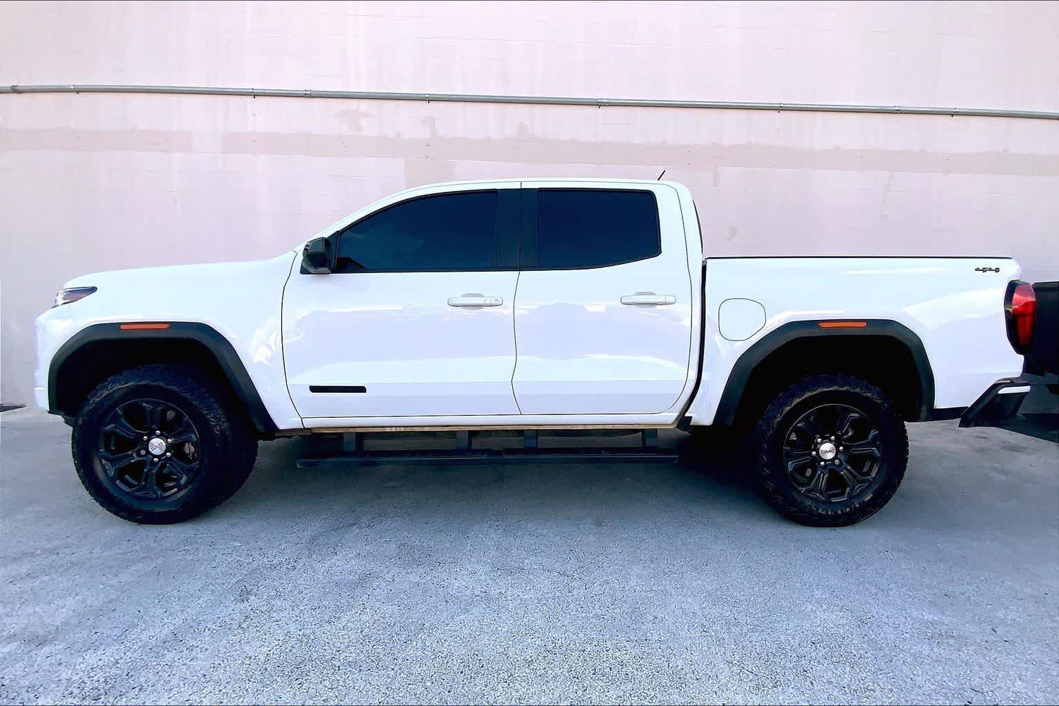 Used 2023 GMC Canyon Elevation w/ Elevation Premium Package AWD/4WD image 3