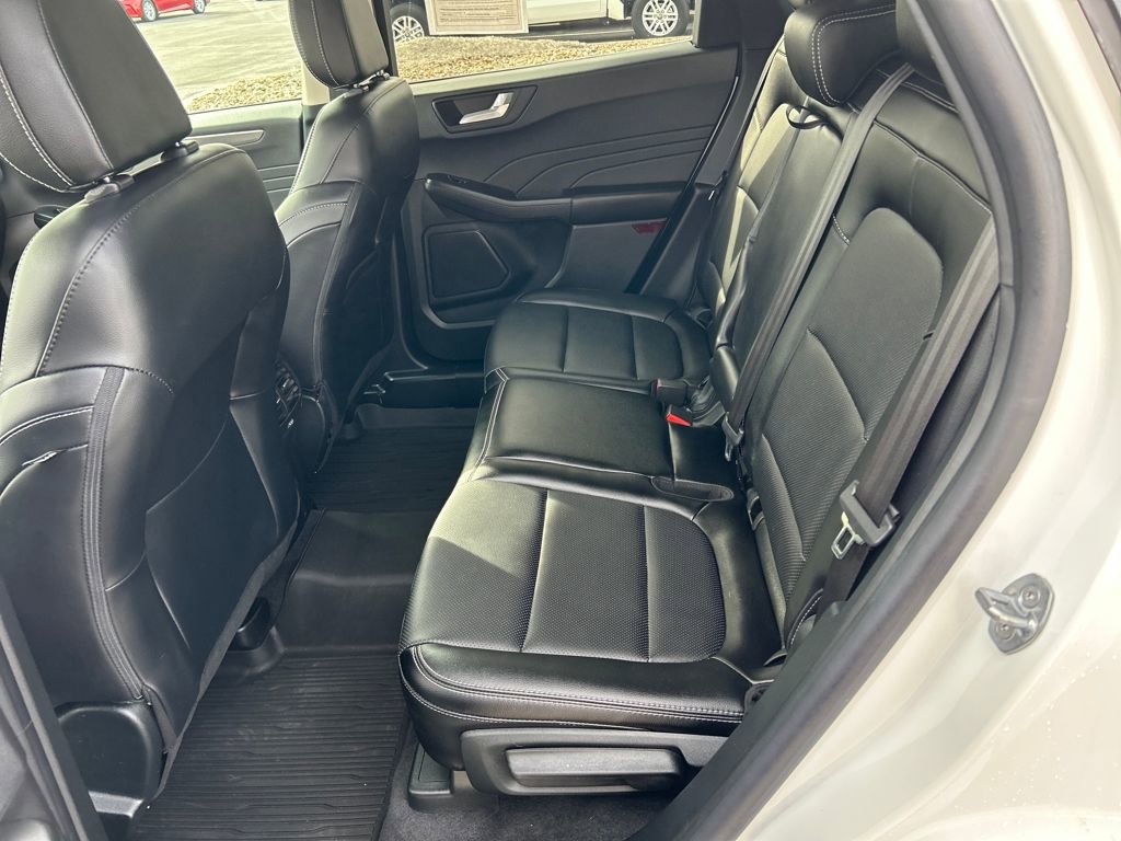 Used 2022 Ford Escape Titanium image 28