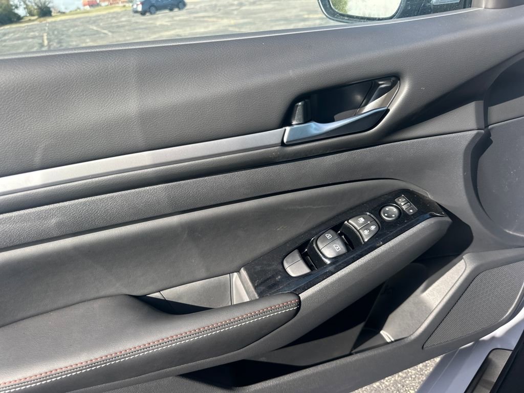 New 2025 Nissan Altima 2.5 SR w/ SR Premium Package image 10