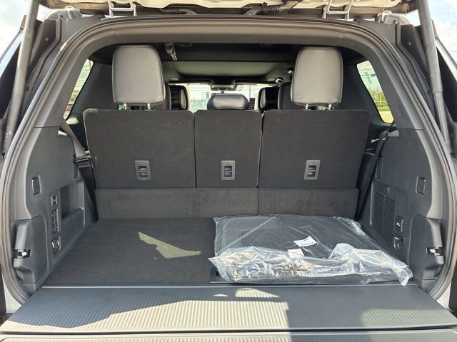 New 2026 Ford Expedition Platinum w/ Stealth Performance Package image 6
