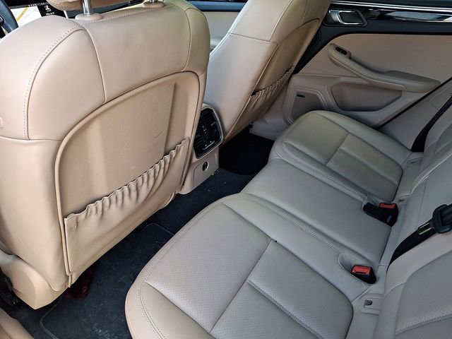 Certified 2023 Porsche Macan Turbo image 16