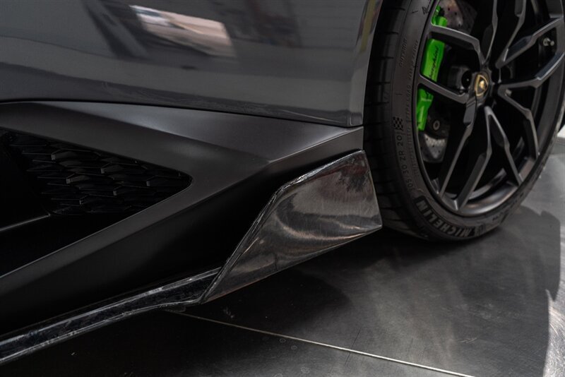 Used 2017 Lamborghini Huracan LP 610-4 AWD/4WD image 91