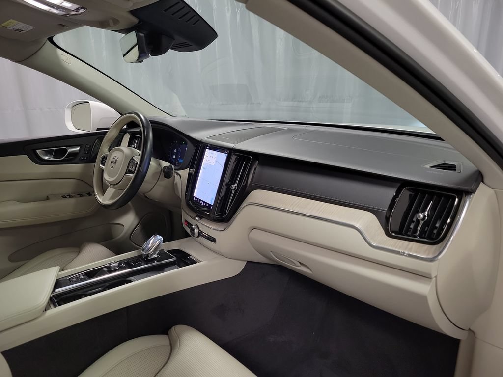 Used 2022 Volvo XC60 B5 Inscription w/ Advanced Package AWD/4WD image 30