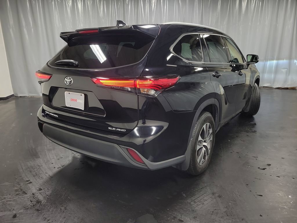 Used 2022 Toyota Highlander XLE image 8