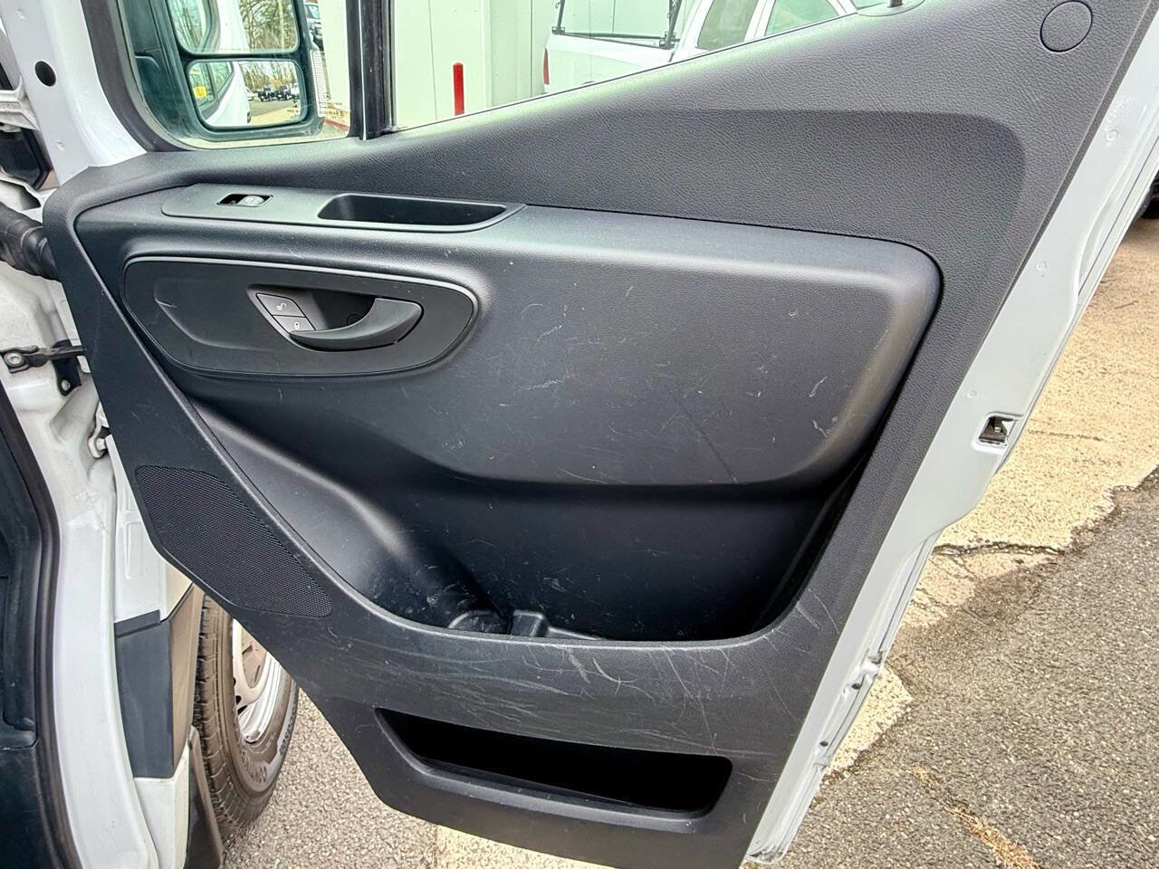 Used 2019 Freightliner Sprinter 2500 image 13