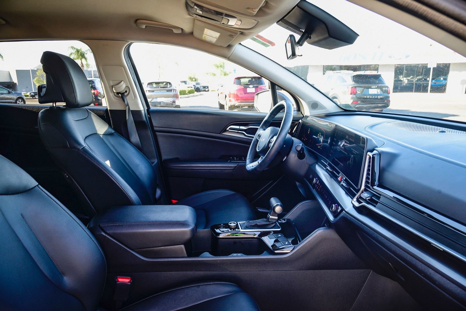 Used 2024 Kia Sportage EX FWD image 16