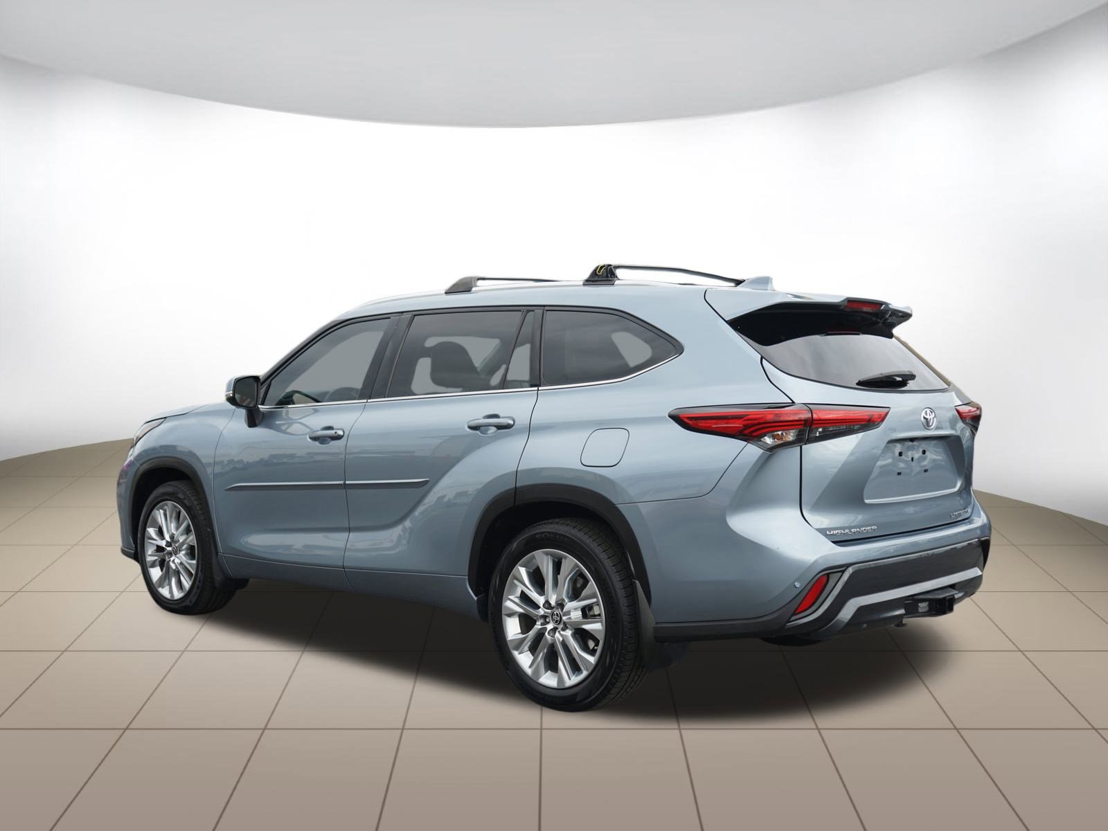 Used 2022 Toyota Highlander Limited image 5