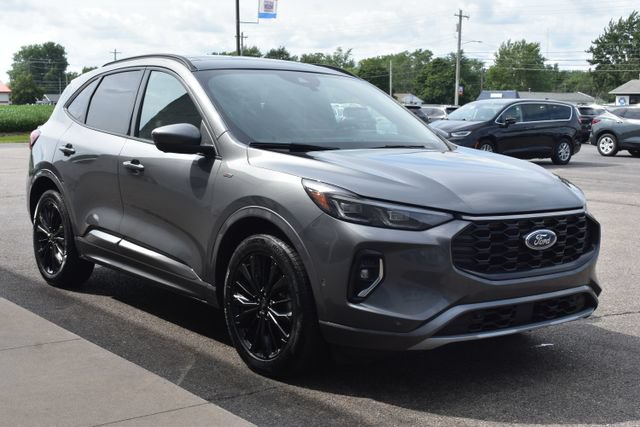 Used 2023 Ford Escape ST-Line Elite w/ Premium Technology Package AWD/4WD image 15