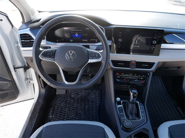 Certified 2025 Volkswagen Taos SE w/ Panoramic Sunroof Package image 21