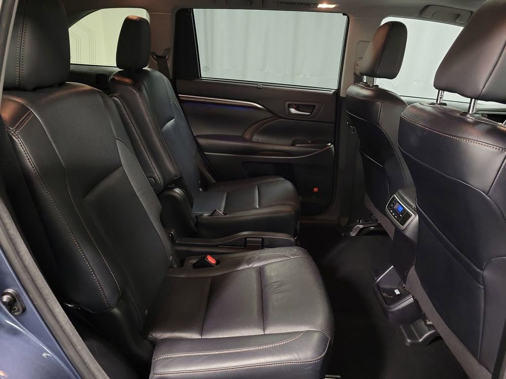 Used 2015 Toyota Highlander Limited image 27