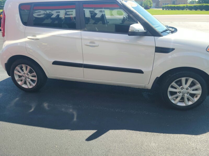 Used 2012 Kia Soul + w/ Audio Pkg FWD image 6