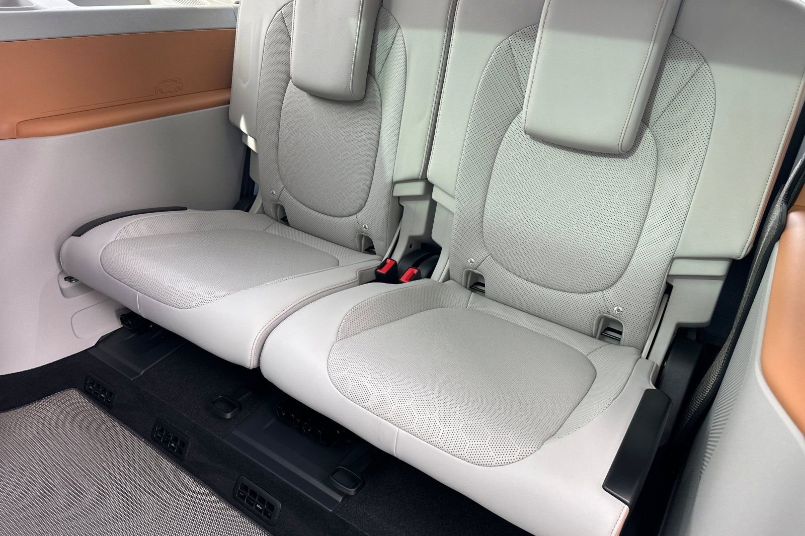 New 2025 Volkswagen ID. Buzz 1st Edition image 13