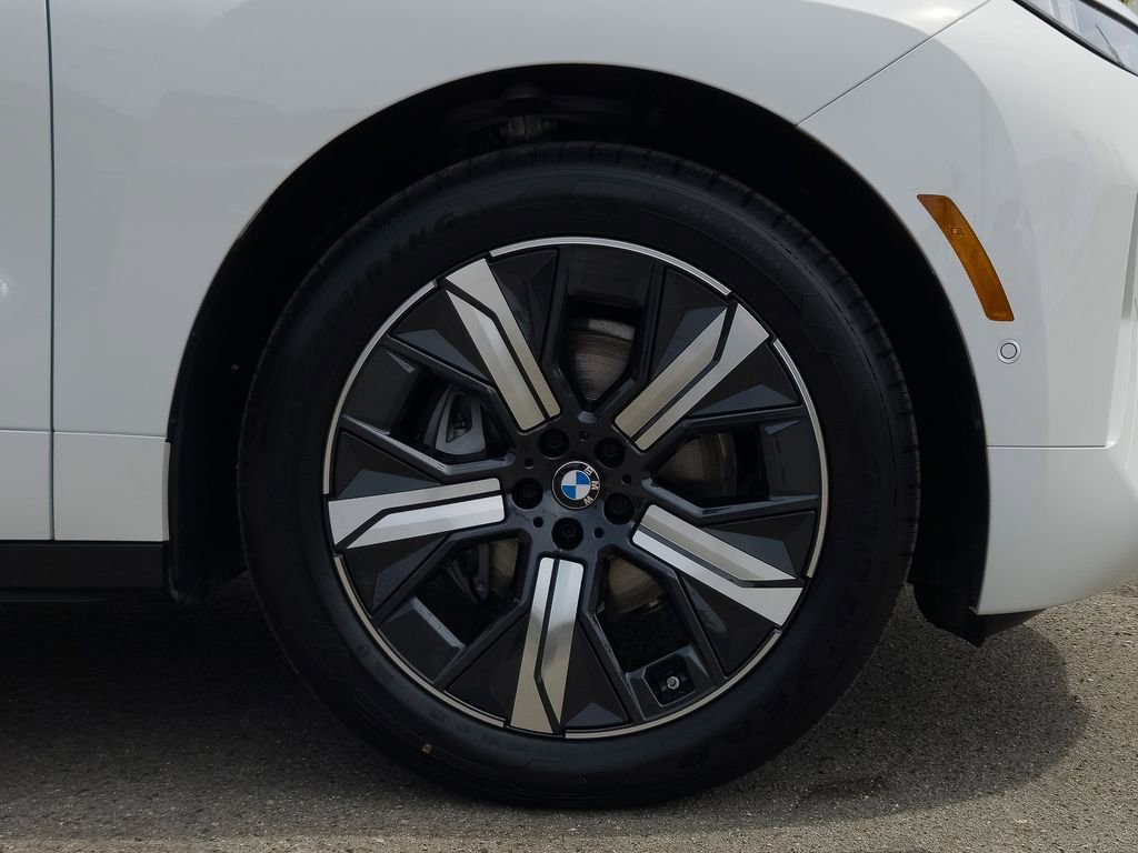 New 2026 BMW iX xDrive45 image 6