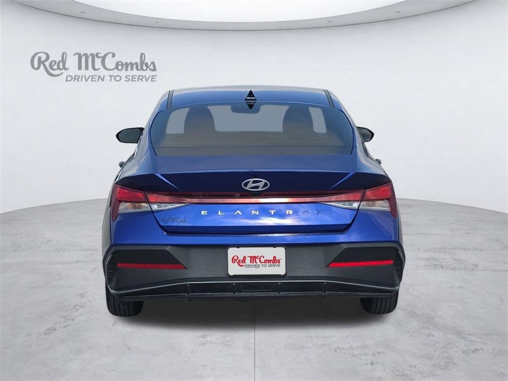 Certified 2025 Hyundai Elantra SE FWD image 5