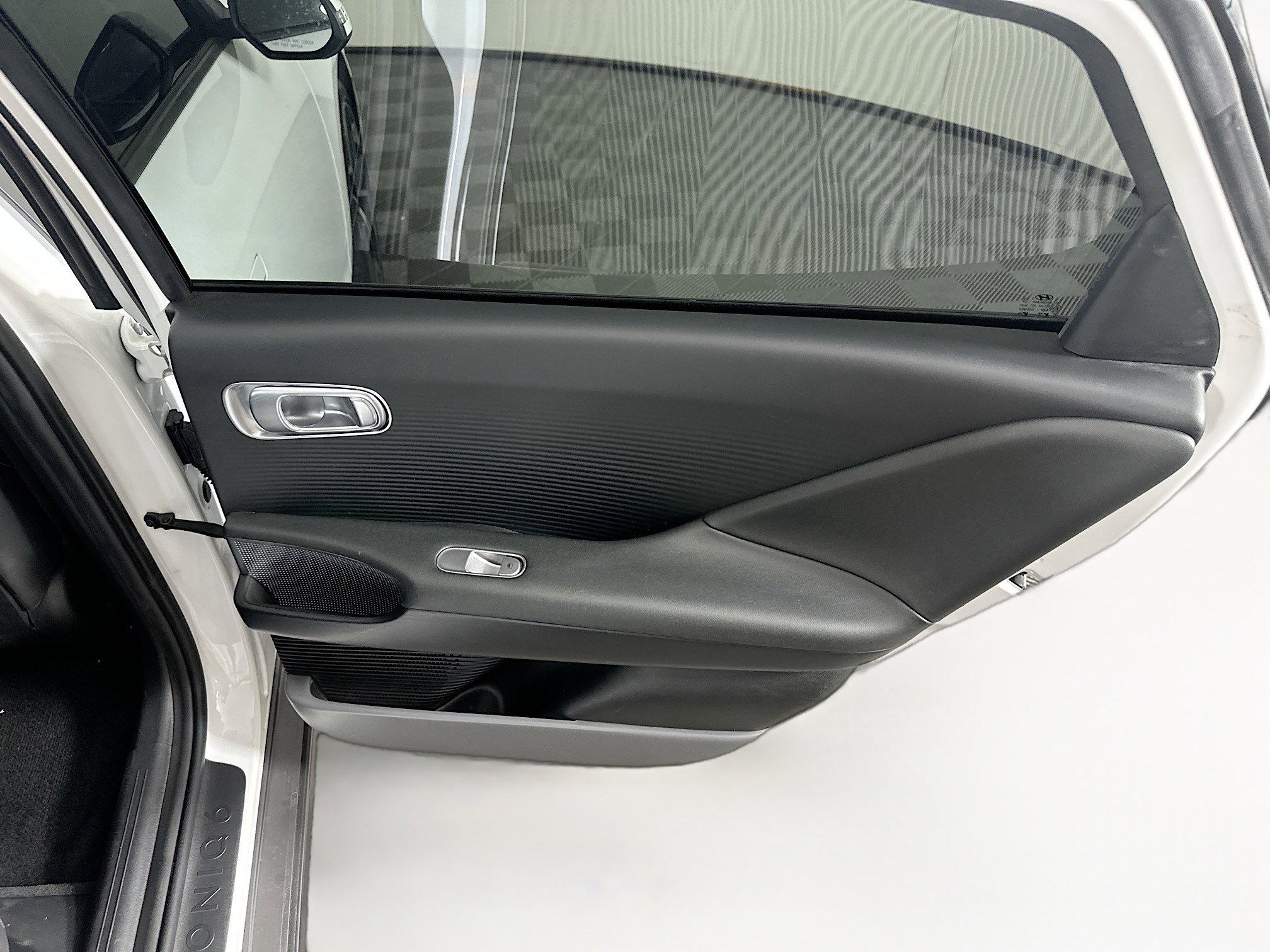 Used 2023 Hyundai Ioniq 6 Limited RWD image 29