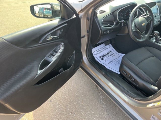 Used 2024 Chevrolet Malibu LT image 10