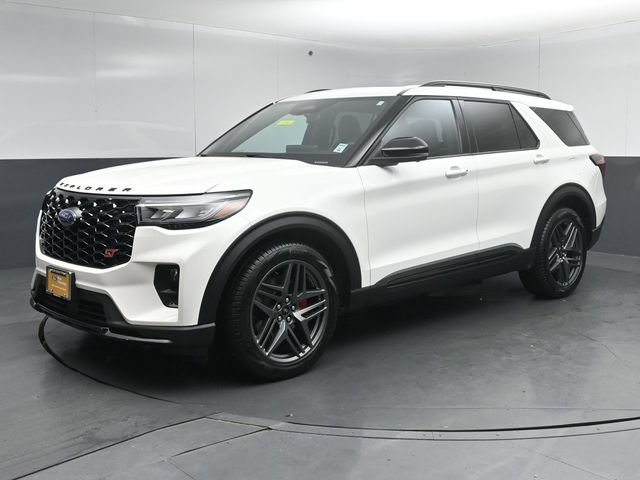 Certified 2025 Ford Explorer ST AWD/4WD image 3