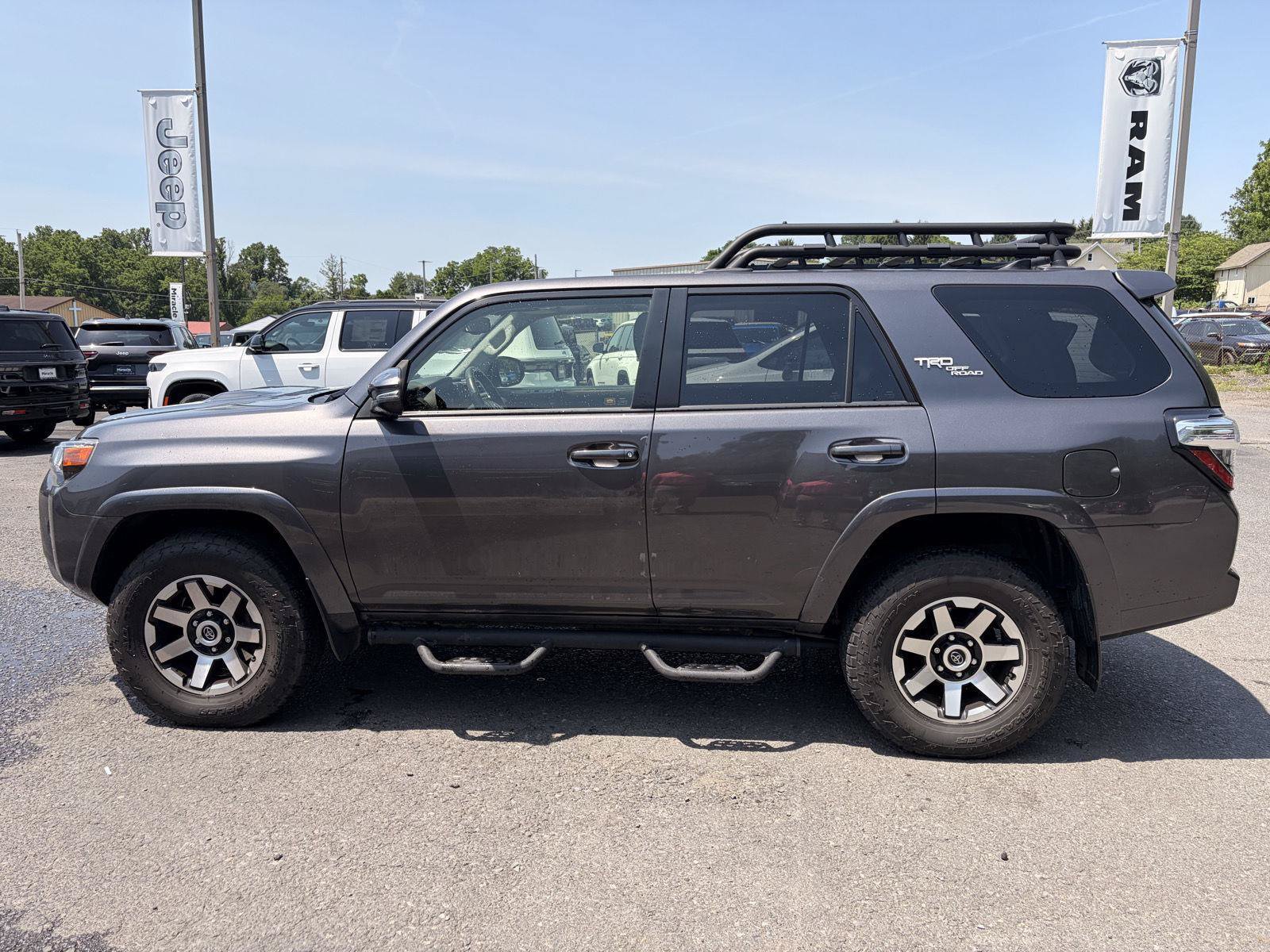 Used 2017 Toyota 4Runner TRD Off-Road Premium AWD/4WD image 5